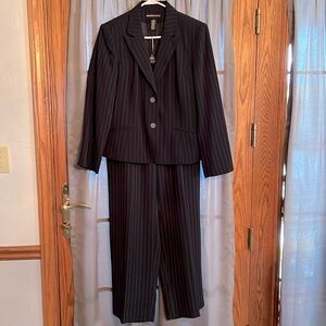 Norton McNaughton woman’s pantsuit